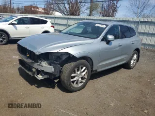 2018 Volvo XC60 Momentum with VIN YV4102RK4J1032687, listed as a Copart auction lot 53723925 with 154,654 mi miles and Salvage title. Bid and sale history available at DreamBid. Image 1.