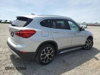 2021 BMW X1 xDrive28i z VIN WBXJG9C07M5S85128, wystawiony jako Copart lot #53477145 z przebiegiem 18 370 mil mil oraz Szkody całkowita. Historia ofert i sprzedaży dostępna na DreamBid. Obrazek 3.