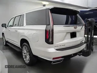 2021 Cadillac Escalade ESV Premium Luxury with VIN 1GYS4KKL7MR4240XX, listed as a Copart auction lot 49542675 with 43,637 mi miles and Clean title. Bid and sale history available at DreamBid. Image 3.