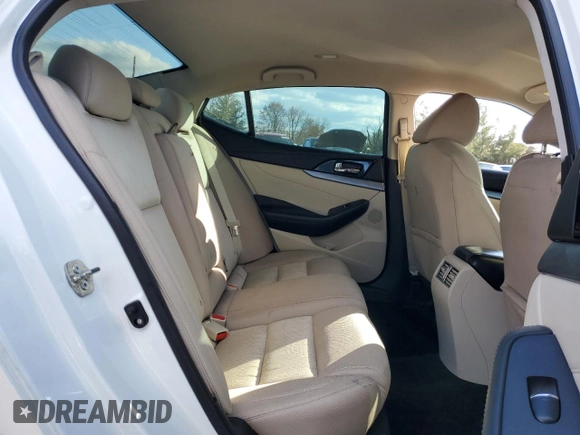 2016 Nissan Maxima S with VIN 1N4AA6AP3GC417157, listed as a Copart auction lot 82451224 with 139,345 mi miles and Salvage Title. Bid and sale history available at DreamBid. Image 10.