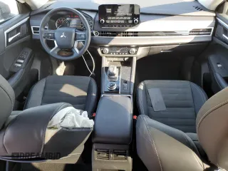 2024 Mitsubishi Outlander SE z VIN JA4J3VA83RZ009047, wystawiony jako Copart lot #54127475 z przebiegiem 38 429 mil mil oraz Szkoda całkowita • Salvage title. Historia ofert i sprzedaży dostępna na DreamBid. Obrazek 8.