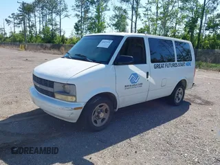 2005 Chevrolet Astro with VIN 1GNDM19X15B125037, listed as a IAAI auction lot 42027571 with 260,176 mi miles. Bid and sale history available at carsss.com. Image 2.