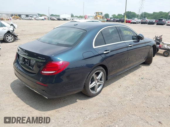 2017 Mercedes-Benz E 300 Luxury с VIN WDDZF4KB2HA012027, выставлен на аукционе IAAI как лот 42490873 с пробегом 95 361 миль миль и . История ставок и продаж доступна на DreamBid. Изображение 4.