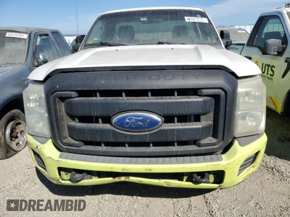 2011 Ford F-250 XL with VIN 1FDBF2A6XBEC36534, listed as a Copart auction lot 73256404 with 302,376 mi miles and Clean title. Bid and sale history available at DreamBid. Image 5.