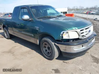 1999 Ford F-150 Work Series with VIN 1FTRX17W6XNB82190, listed as a IAAI auction lot 41597968 with 232,325 mi miles. Bid and sale history available at carsss.com. Image 1.