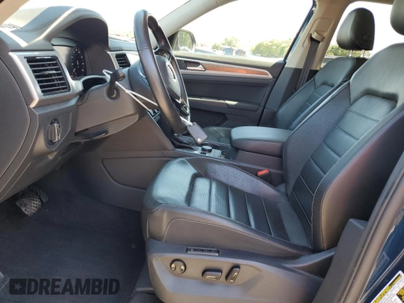 2018 Volkswagen Atlas SEL Premium z VIN 1V2NR2CA6JC577688, wystawiony jako Copart lot #60800465 z przebiegiem 82 841 mil mil oraz Szkoda całkowita • Salvage title. Historia ofert i sprzedaży dostępna na DreamBid. Obrazek 7.