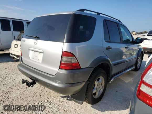 1998 Mercedes-Benz M-Class with VIN 4JGAB54E0WA033063, listed as a Copart auction lot 78306884 with 0 mi miles and Salvage Title. Bid and sale history available at carsss.com. Image 3.