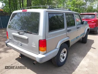 2000 Jeep Cherokee z VIN 1J4FF48S5YL138739, wystawiony jako IAAI lot #42109922 z przebiegiem 199 621 mil mil oraz . Historia ofert i sprzedaży dostępna na DreamBid. Obrazek 4.