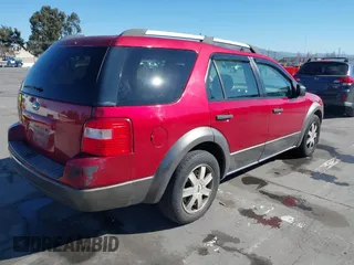 2005 Ford Freestyle SE with VIN 1FMZK04105GA30548, listed as a IAAI auction lot 41422368 with 258,791 mi miles. Bid and sale history available at carsss.com. Image 4.