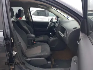 2014 Jeep Compass Sport with VIN 1C4NJCBB0ED647937, listed as a IAAI auction lot 41444062 with 135,679 mi miles and . Bid and sale history available at DreamBid. Image 5.