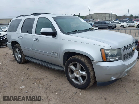 2014 Chevrolet Tahoe LTZ z VIN 1GNSCCE04ER159110, wystawiony jako IAAI lot #41615653 z przebiegiem 171 422 mil mil oraz . Historia ofert i sprzedaży dostępna na DreamBid. Obrazek 1.