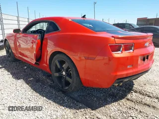 2011 Chevrolet Camaro 2LT z VIN 2G1FC1ED3B9194950, wystawiony jako IAAI lot #41816699 z przebiegiem 139 106 mil mil oraz . Historia ofert i sprzedaży dostępna na DreamBid. Obrazek 3.