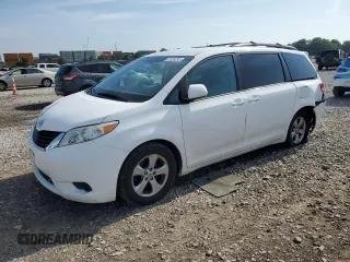 2013 Toyota Sienna LE AAS z VIN 5TDKK3DC8DS367482, wystawiony jako Copart lot #61925235 z przebiegiem 85 285 mil mil oraz Szkoda całkowita • Salvage title. Historia ofert i sprzedaży dostępna na DreamBid. Obrazek 1.