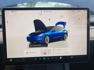 2023 Tesla Model 3 z VIN 5YJ3E1EA7PF436314, wystawiony jako IAAI lot #42340337 z przebiegiem 39 247 mil mil oraz . Historia ofert i sprzedaży dostępna na DreamBid. Obrazek 7.