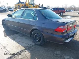 1998 Honda Accord LX z VIN 1HGCG5642WA046417, wystawiony jako IAAI lot #41945037 z przebiegiem Nie podano mil oraz . Historia ofert i sprzedaży dostępna na DreamBid. Obrazek 3.