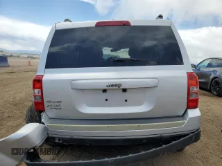 2013 Jeep Patriot Latitude z VIN 1C4NJRFB6DD192250, wystawiony jako Copart lot #54366235 z przebiegiem 111 817 mil mil oraz Szkoda całkowita • Salvage title. Historia ofert i sprzedaży dostępna na DreamBid. Obrazek 6.