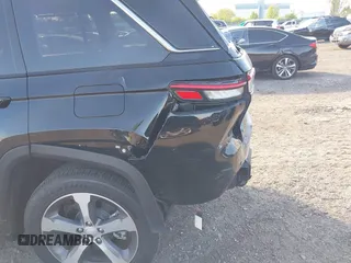 2024 Jeep Grand Cherokee с VIN 1C4RJYB61RC713750, выставлен на аукционе IAAI как лот 42149409 с пробегом 9 931 миль миль и . История ставок и продаж доступна на DreamBid. Изображение 21.