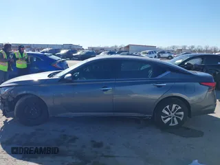 2020 Nissan Altima S with VIN 1N4BL4BV0LC258253, listed as a IAAI auction lot 41735757 with 97,561 mi miles and . Bid and sale history available at carsss.com. Image 15.