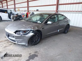 2025 Tesla Model 3 Long Range with VIN 5YJ3E1EB4SF943771, listed as a IAAI auction lot 42330181 with 3,533 mi miles and . Bid and sale history available at DreamBid. Image 18.