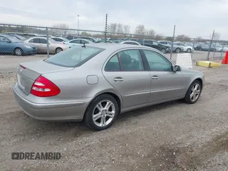 2006 Mercedes-Benz E-Class 3.5L with VIN WDBUF56J56A970327, listed as a IAAI auction lot 41992530 with 138,782 mi miles. Bid and sale history available at carsss.com. Image 4.