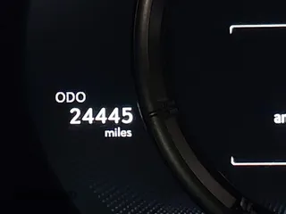 2023 Lexus IS 350 F Sport z VIN JTHGZ1B27P5065495, wystawiony jako IAAI lot #42034397 z przebiegiem 24 445 mil mil oraz . Historia ofert i sprzedaży dostępna na DreamBid. Obrazek 16.