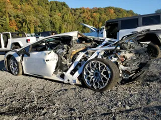 2022 Lamborghini Huracan z VIN ZHWUA6ZX5NLA19726, wystawiony jako Copart lot #75687334 z przebiegiem Nie podano mil oraz Nie do naprawy. Historia ofert i sprzedaży dostępna na DreamBid. Obrazek 2.