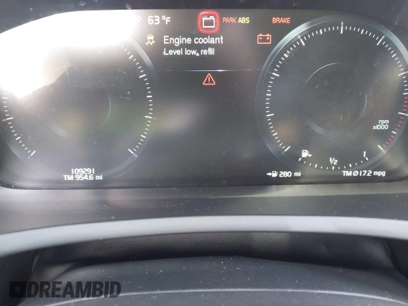 2016 Volvo XC90 T6 Momentum with VIN YV4A22PK5G1061802, listed as a IAAI auction lot 38577183 with 109,291 mi miles. Bid and sale history available at carsss.com. Image 7.