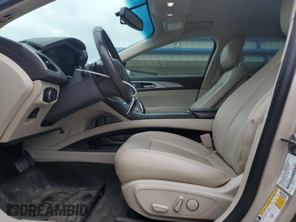 2017 Lincoln MKZ Premiere z VIN 3LN6L5A9XHR637903, wystawiony jako Copart lot #51170425 z przebiegiem 102 218 mil mil oraz Szkoda całkowita • Salvage title. Historia ofert i sprzedaży dostępna na DreamBid. Obrazek 7.