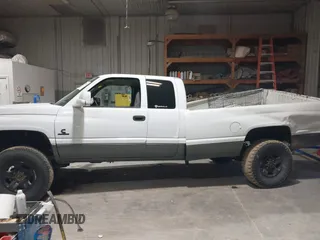 2001 Dodge 2500 with VIN 1B7KF23701J537958, listed as a IAAI auction lot 40478428 with 227,209 mi miles and . Bid and sale history available at DreamBid. Image 14.