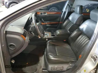 2004 Volkswagen Phaeton V8 z VIN WVWAF63D348008959, wystawiony jako Copart lot #63343254 z przebiegiem Nie podano mil oraz Czysty tytuł • Clean title. Historia ofert i sprzedaży dostępna na DreamBid. Obrazek 7.
