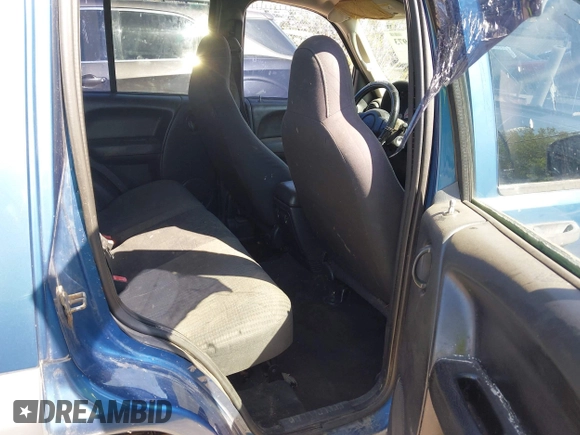 2003 Jeep Liberty Sport with VIN 1J4GL48K03W569834, listed as a IAAI auction lot 42061973 with 278,475 mi miles. Bid and sale history available at carsss.com. Image 8.
