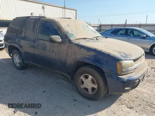 2003 Chevrolet TrailBlazer LS with VIN 1GNDS13S432222507, listed as a IAAI auction lot 42035817 with 220,061 mi miles. Bid and sale history available at carsss.com. Image 1.