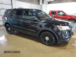 2017 Ford Police Interceptor Utility z VIN 1FM5K8AT5HGA62869, wystawiony jako Copart lot #61285845 z przebiegiem 132 057 mil mil oraz Czysty tytuł • Clean title. Historia ofert i sprzedaży dostępna na DreamBid. Obrazek 4.