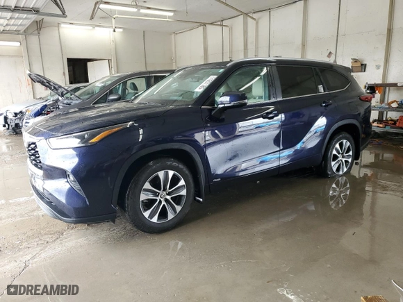 2023 Toyota Highlander Hybrid XLE with VIN 5TDKBRCH0PS125886, listed as a Copart auction lot 51251185 with 35,071 mi miles and Salvage Title. Bid and sale history available at carsss.com. Image 1.