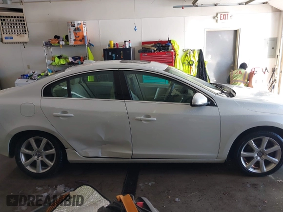 2016 Volvo S60 T5 Drive-E Premier with VIN YV126MFKXG2410966, listed as a IAAI auction lot 41308772 with 262,816 mi miles. Bid and sale history available at carsss.com. Image 14.