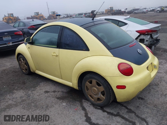 2000 Volkswagen Beetle GLX with VIN 3VWDD21C1YM464964, listed as a IAAI auction lot 41885113 with 190,106 mi miles and . Bid and sale history available at DreamBid. Image 3.