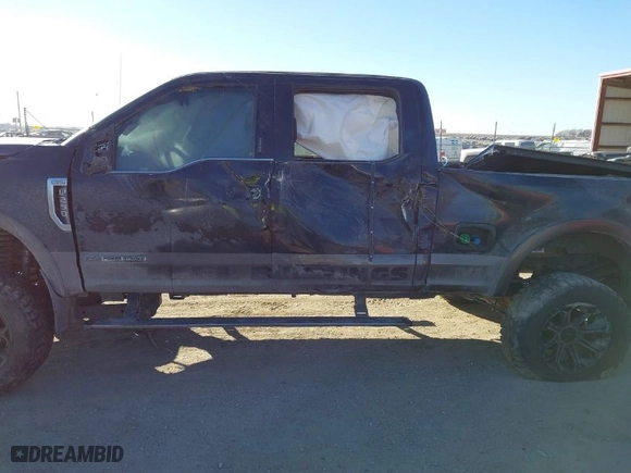 2017 Ford Super Duty F-250 SRW Lariat with VIN 1FT7W2BT8HED31729, listed as a IAAI auction lot 41396178 with 128,564 mi miles. Bid and sale history available at carsss.com. Image 6.