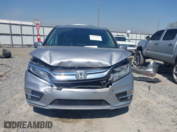 2018 Honda Odyssey Touring with VIN 5FNRL6H84JB070387, listed as a IAAI auction lot 41835852 with 98,662 mi miles. Bid and sale history available at carsss.com. Image 12.