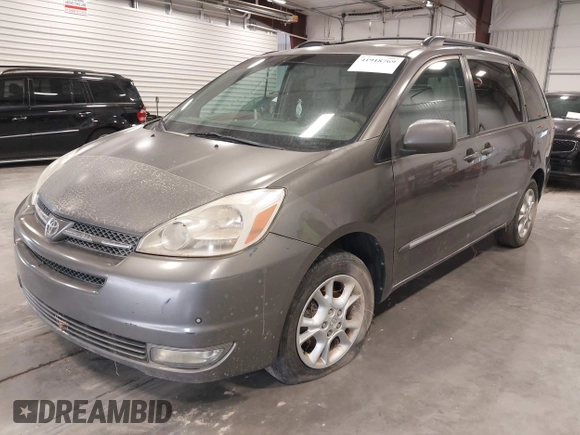 2004 Toyota Sienna XLE with VIN 5TDBA22C04S013522, listed as a IAAI auction lot 41918769 with 232,069 mi miles. Bid and sale history available at carsss.com. Image 2.
