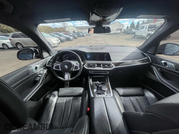 2020 BMW X7 M50i z VIN 5UXCX6C08L9B15440, wystawiony jako Copart lot #48511485 z przebiegiem 82 788 mil mil oraz Czysty tytuł • Clean title. Historia ofert i sprzedaży dostępna na DreamBid. Obrazek 6.