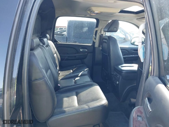 2008 Cadillac Escalade EXT with VIN 3GYFK62838G209857, listed as a IAAI auction lot 41616777 with 189469 miles. Bid and sale history available at carsss.com. Image 8.
