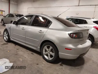 2006 Mazda 3 s z VIN JM1BK123061521769, wystawiony jako IAAI lot #41532693 z przebiegiem 134 196 mil mil oraz . Historia ofert i sprzedaży dostępna na DreamBid. Obrazek 3.