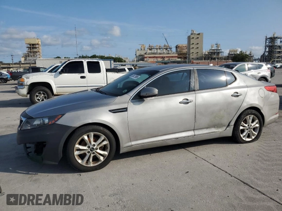 2011 Kia Optima EX z VIN KNAGN4A7XB5082566, wystawiony jako Copart lot #59417995 z przebiegiem Nie podano mil oraz Czysty tytuł • Clean title. Historia ofert i sprzedaży dostępna na DreamBid. Obrazek 1.