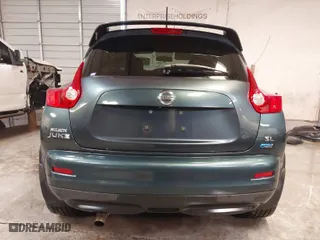 2014 Nissan Juke S with VIN JN8AF5MR3ET451491, listed as a IAAI auction lot 41325316 with 127,372 mi miles. Bid and sale history available at carsss.com. Image 17.