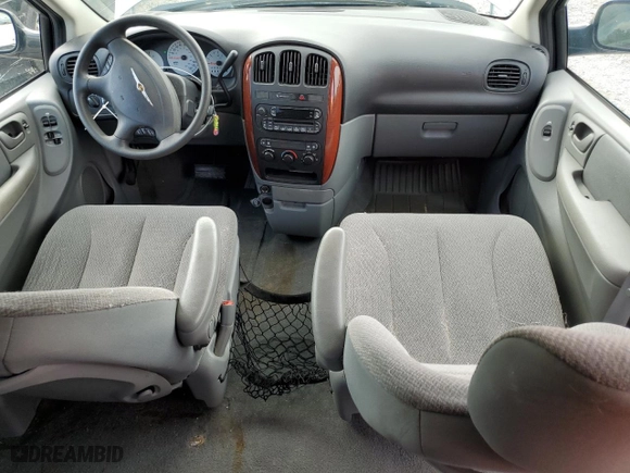 2006 Chrysler Town & Country SWB with VIN 1A4GP45R26B746756, listed as a Copart auction lot 72493834 with 57,547 mi miles and Non Repairable. Bid and sale history available at carsss.com. Image 8.