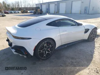 2021 Aston Martin Vantage z VIN SCFSMGAW6MGN05743, wystawiony jako Copart lot #46655524 z przebiegiem 4759 mil mil oraz Szkody całkowita. Historia ofert i sprzedaży dostępna na DreamBid. Obrazek 3.