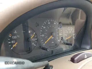 2000 Mercedes-Benz M 320/430/500 z VIN 4JGAB54E3YA209798, wystawiony jako Copart lot #52116575 z przebiegiem Nie podano mil oraz Szkoda całkowita • Salvage title. Historia ofert i sprzedaży dostępna na DreamBid. Obrazek 9.