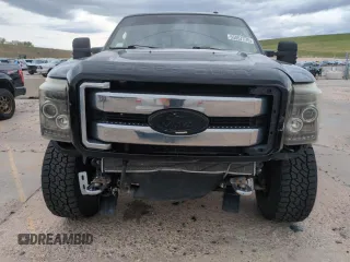 2015 Ford F-250 Lariat z VIN 1FT7W2BTXFEC34304, wystawiony jako Copart lot #55057775 z przebiegiem 128 368 mil mil oraz Szkoda całkowita • Salvage title. Historia ofert i sprzedaży dostępna na DreamBid. Obrazek 5.