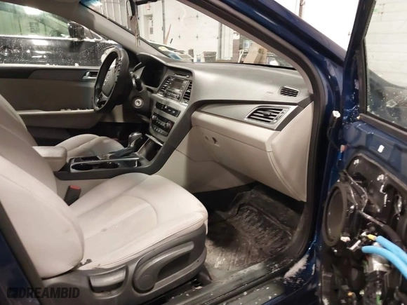 2017 Hyundai Sonata SE with VIN 5NPE24AF7HH528398, listed as a IAAI auction lot 41591124 with 104,587 mi miles. Bid and sale history available at carsss.com. Image 5.