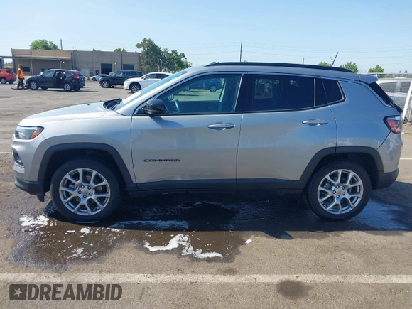 2022 Jeep Compass Latitude Lux with VIN 3C4NJDFB9NT170662, listed as a IAAI auction lot 42500321 with 57,782 mi miles and . Bid and sale history available at DreamBid. Image 15.